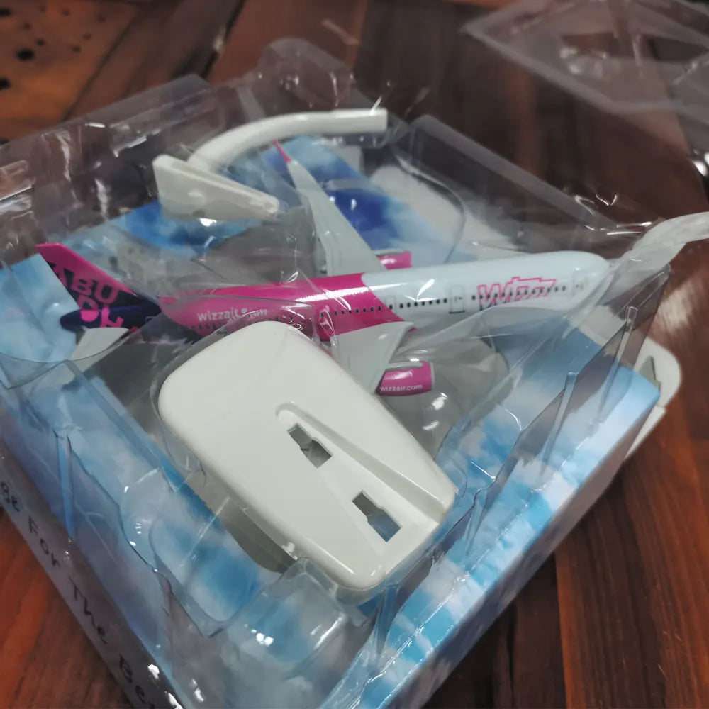 20cm Wizz Air A321 Airliner Metal Model